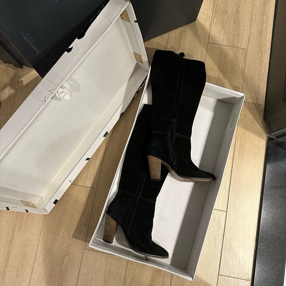 Dolce Vita black suede Myste boot - size 7